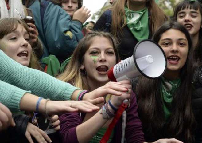 Un aborto político o la no-ley del más fuerte