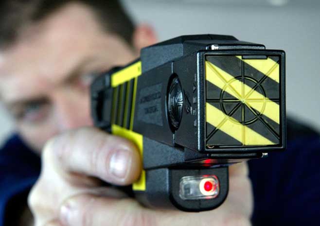 UTELPa expresa su profundo repudio a la reglamentación de las Pistolas Taser