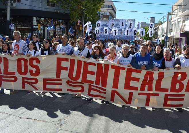 En fotos: así se vivió la marcha que pidió justicia por Carlos Fuentealba